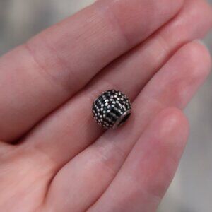 Pandora sparkling black pavé round charm sterling silver